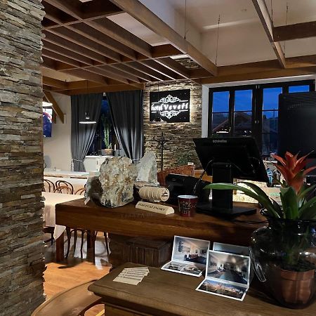 Hotel Veveri Veverska Bityska Екстериор снимка