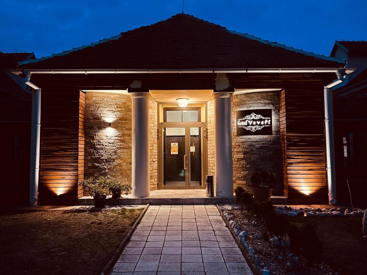 Hotel Veveri Veverska Bityska Екстериор снимка