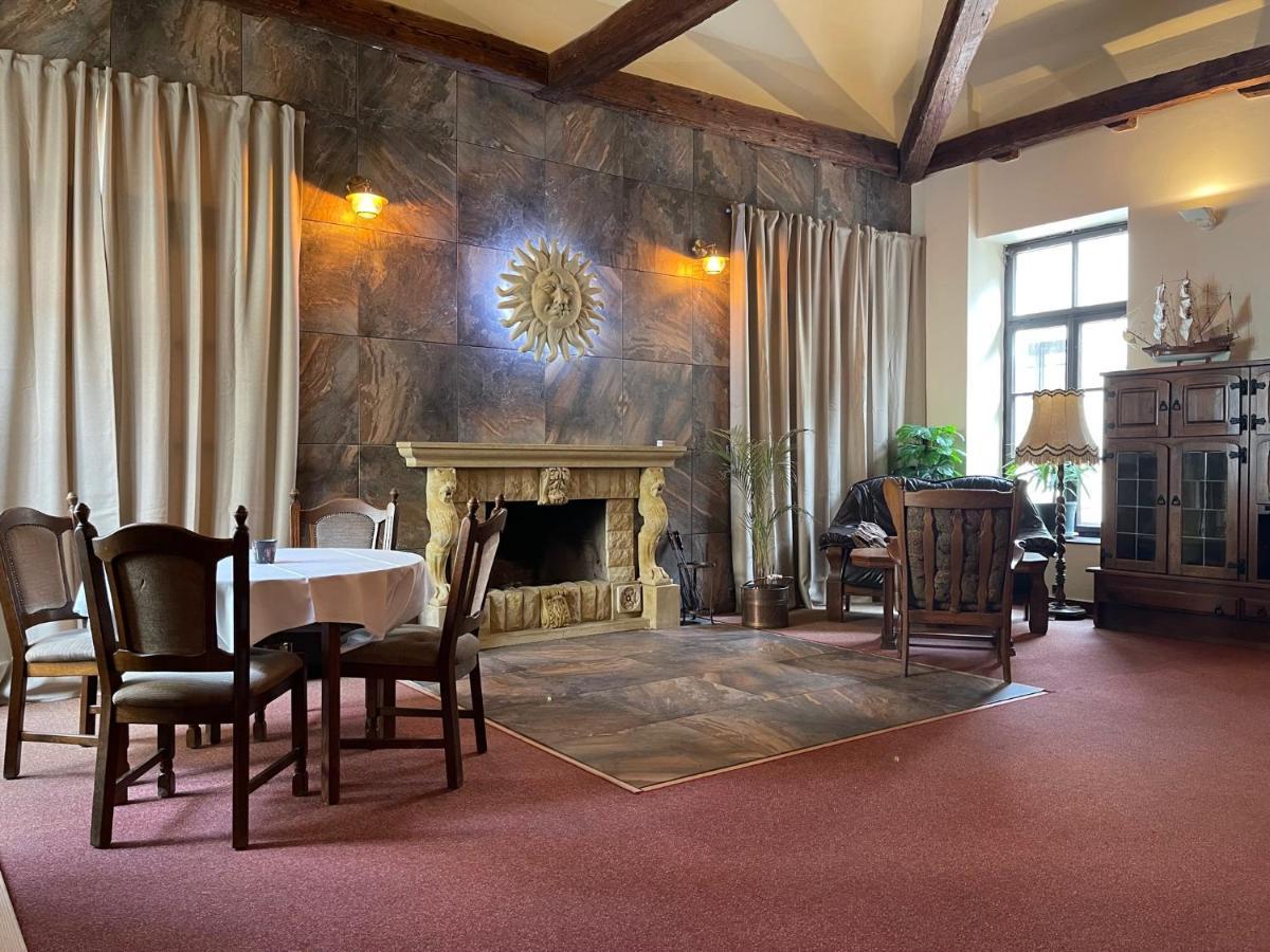 Hotel Veveri Veverska Bityska Екстериор снимка