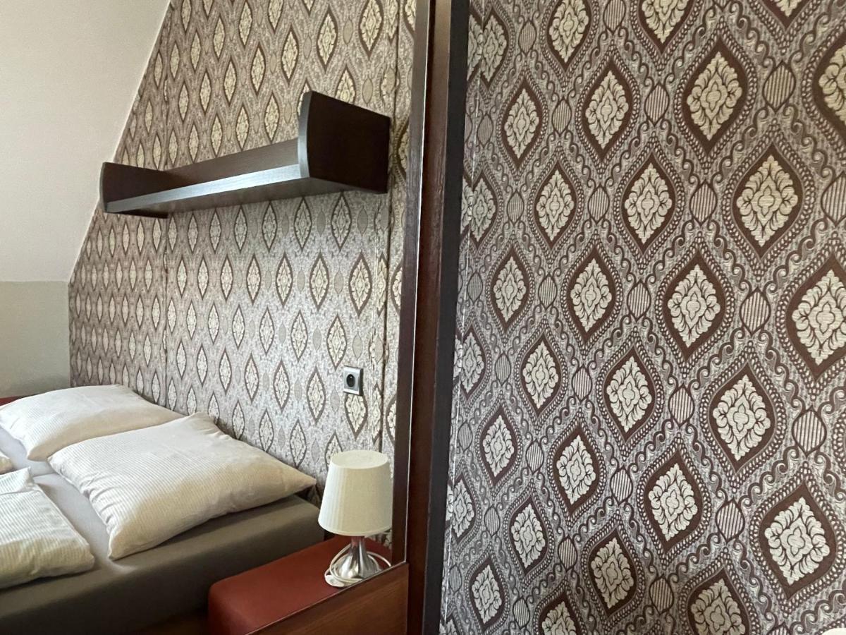 Hotel Veveri Veverska Bityska Екстериор снимка