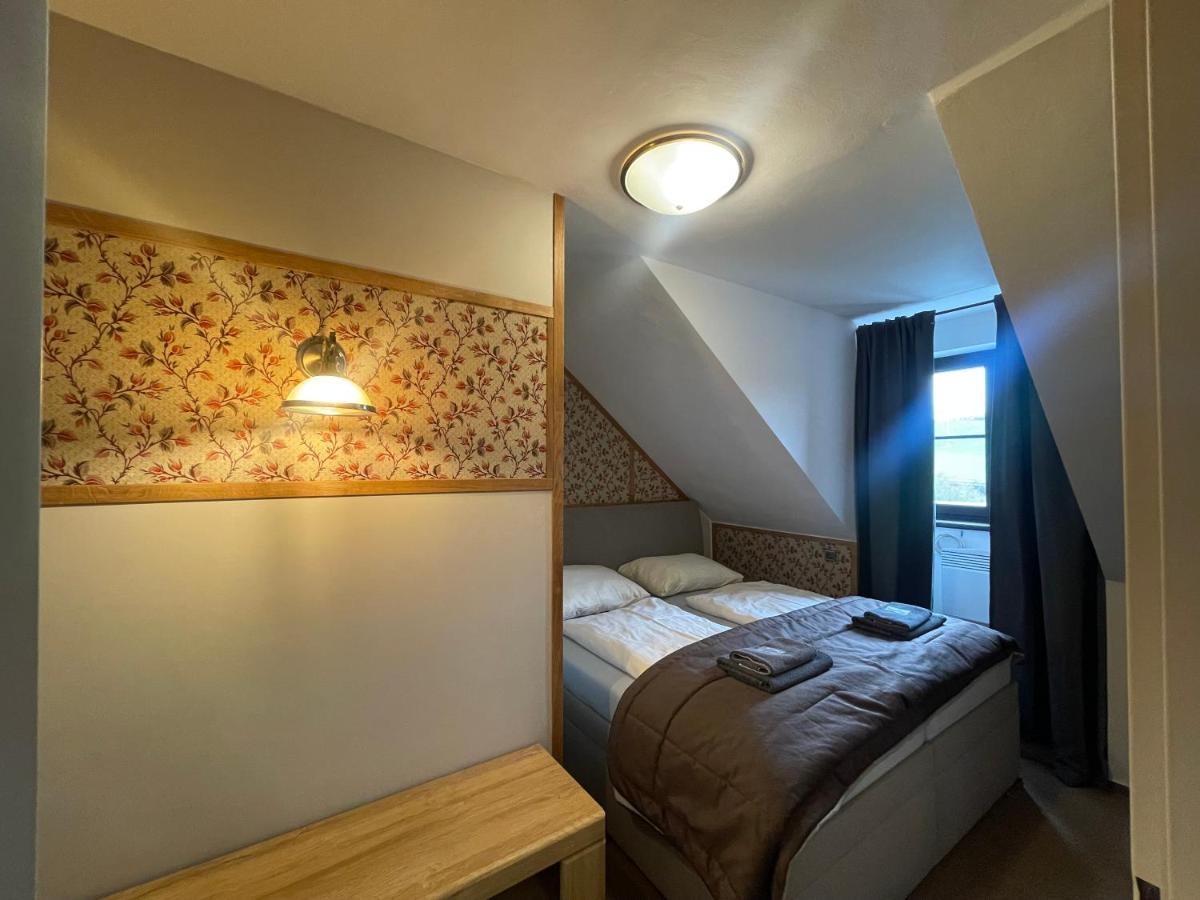 Hotel Veveri Veverska Bityska Екстериор снимка