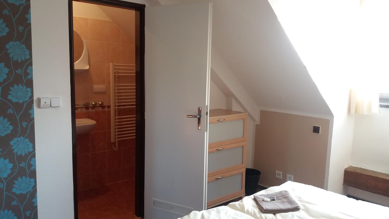 Hotel Veveri Veverska Bityska Екстериор снимка