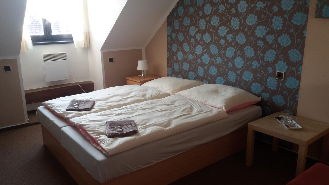 Hotel Veveri Veverska Bityska Екстериор снимка