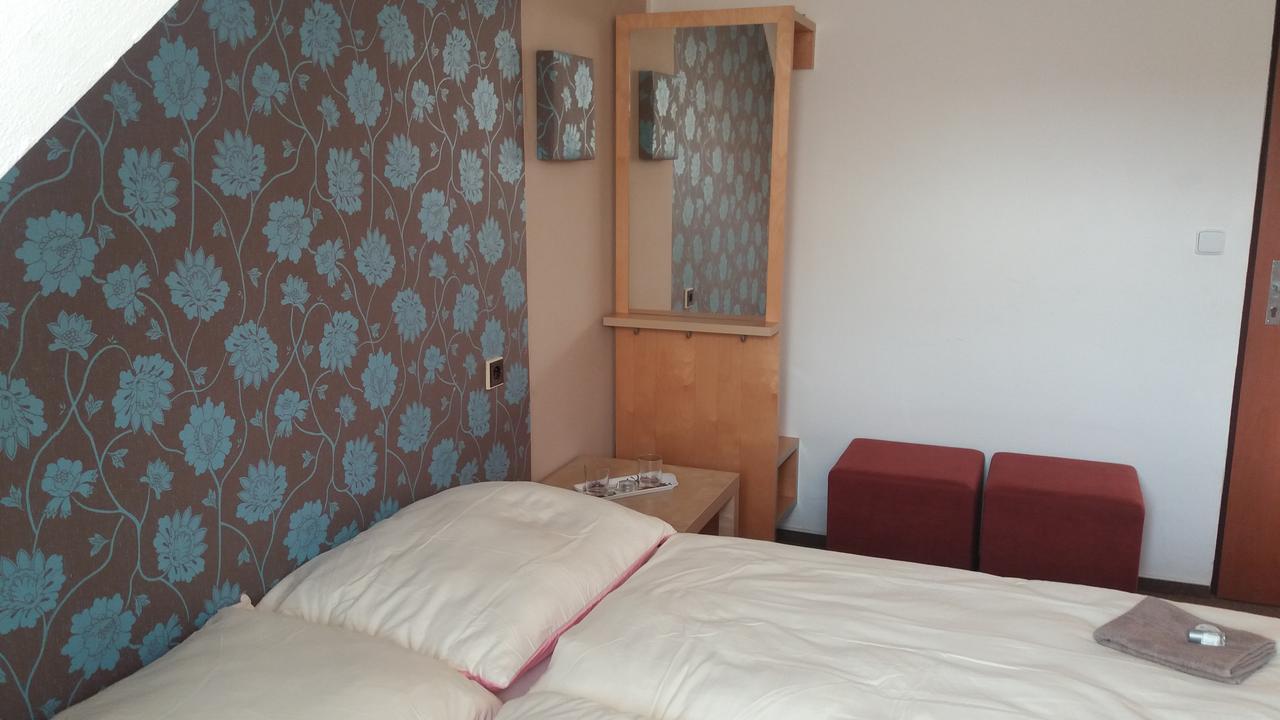 Hotel Veveri Veverska Bityska Екстериор снимка