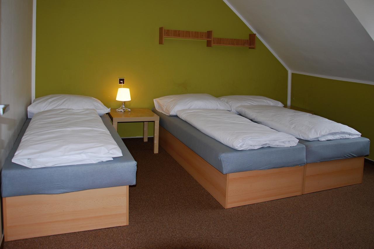 Hotel Veveri Veverska Bityska Екстериор снимка