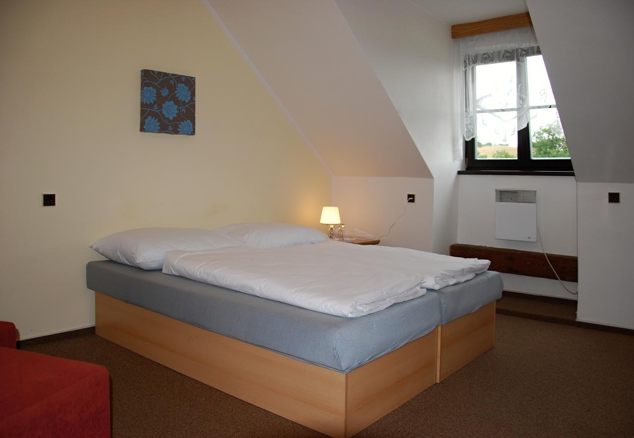 Hotel Veveri Veverska Bityska Екстериор снимка